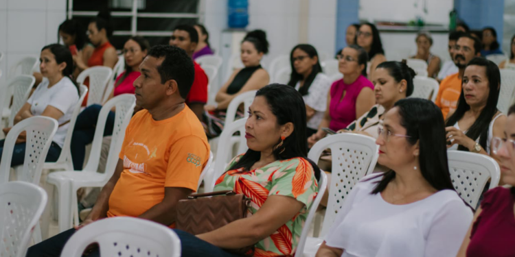 Cooperativa educacional promove encontro sobre prevenção da violência nas escolas