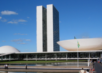 aproveitando, na quinta também temos uma gravaçao do Papo Coop, mas com essas calls que tiveram que ser remarcadas para quinta, queria saber se talvez algum de vocês está livre para o episódio! Assim conseguimos alinhar tudo do evento, estamos conversando com os palestrantes e mediadores sobre temas!"