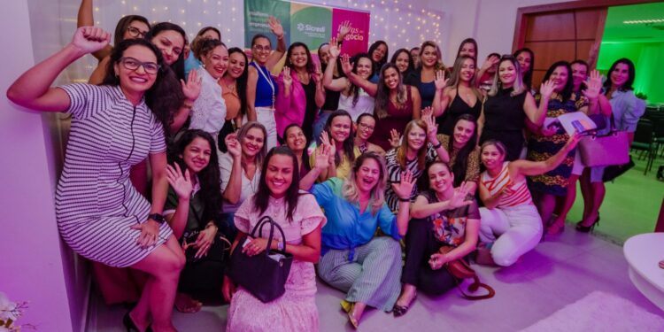 Programa de cooperativa voltado ao empreendedorismo feminino recebe premiação internacional