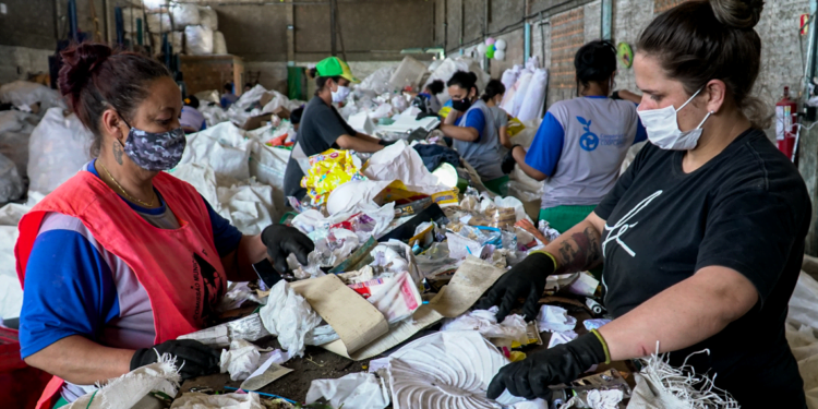 Prefeitura de São Paulo ampliará em 30% número de cooperativas de reciclagem habilitadas