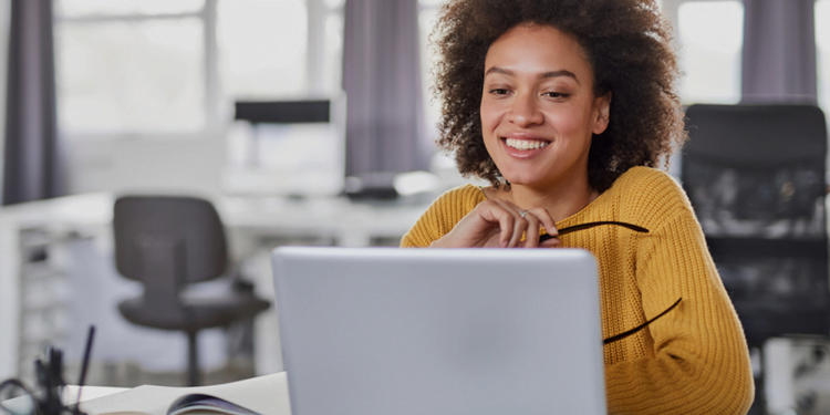 Projetos de cooperativas de crédito que capacitam mulheres são apresentadas em Fórum