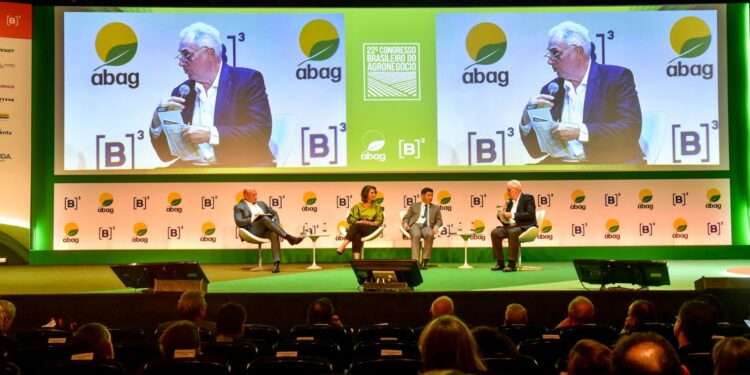 Congresso Brasileiro do Agronegócio reune lideranças do setor