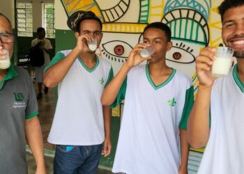 Produtores e cooperativas locais enriquecem merenda escolar com seus produtos