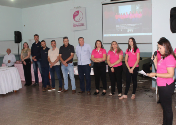 Grupo de liderança feminina de cooperativa inaugura projeto de interesse da comunidade