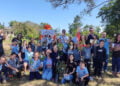 Em parceria com escolas, cooperativa incentiva plantio de mudas de árvores