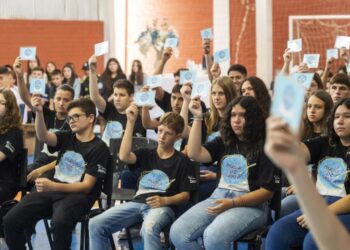 Adolescentes exercem o protagonismo por meio do cooperativismo