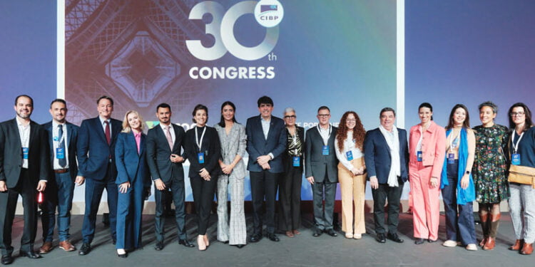 Cooperativa participa do 30º Congresso da Confederação Internacional de Bancos Populares