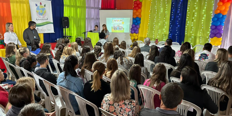 Escola João Beckel funda cooperativa escolar e inaugura sala de vida prática