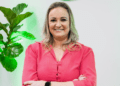 Mulheres no comando: cooperativismo e ampliação do acesso ao crédito - Marcia Helfenstein Koch é diretora-executiva da Sicredi Iguaçu PR/SC/SP 7 Marcia Helfenstein Koch é diretora-executiva da Sicredi Iguaçu PR/SC/SP