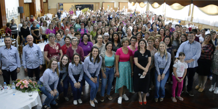 Encontro promovido por cooperativa valoriza presença feminina no movimento