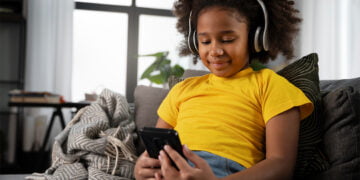 Instituição financeira cooperativa lança jogo na plataforma Roblox sobre educação cooperativa