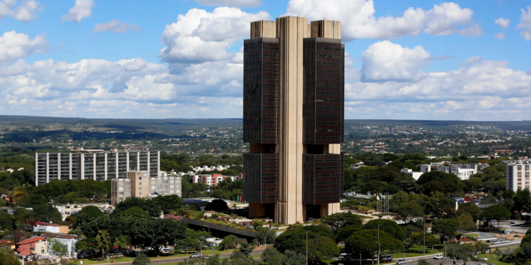 Diretoria do BC foi unânime sobre política monetária mais contracionista