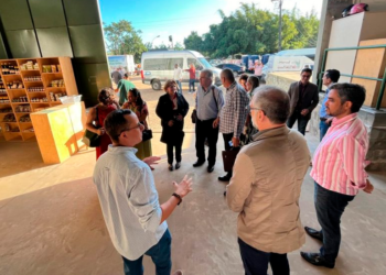 Ministro da Agricultura de Cuba visita cooperativas no Paraná e na Bahia