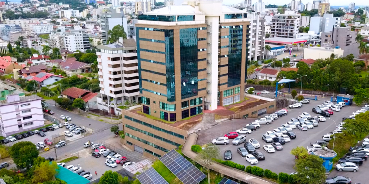 Cooperativa de crédito aponta o impacto positivo das placas fotovoltaicas na economia