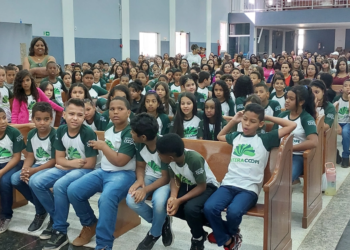 Cooperativa celebra formatura de 672 jovens em programa voltado para educação cooperativista