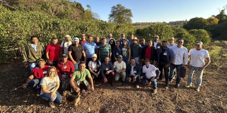 Missão técnica leva produtores de cacau do Pará para conhecer cooperativas de café de Minas Gerais