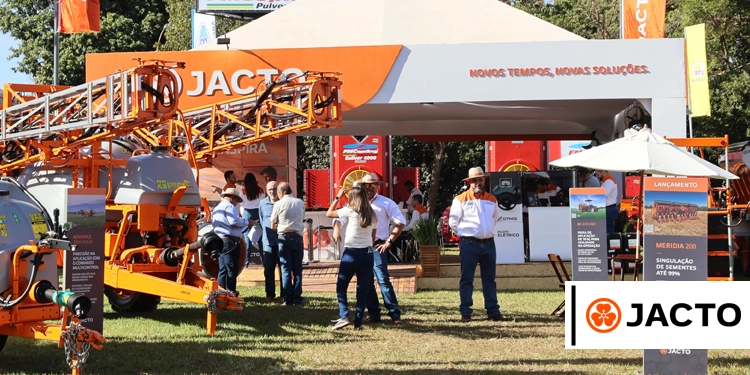 Jacto demonstra drone agrícola e pulverizador focado em cana de açúcar na Coopercitrus Expo 2024