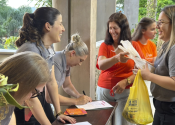 Cooperativa celebra a formatura do Projeto 'Vozes Femininas' no Outubro Rosa