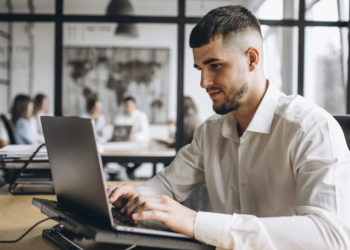 Estudantes paranaenses levam coop brasileiro para 4 continentes através de plataforma digital