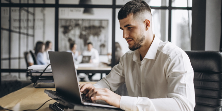 Estudantes paranaenses levam coop brasileiro para 4 continentes através de plataforma digital