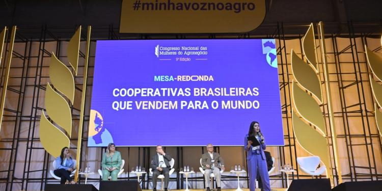 Cooperativismo brasileiro no comércio global foi fortalecido no 9º CNMA