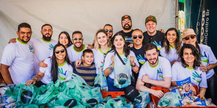 Projeto social de cooperativa de crédito incentiva voluntariado