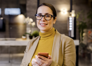 Cooperativa financeira promove linhas de crédito para mulheres empreendedoras