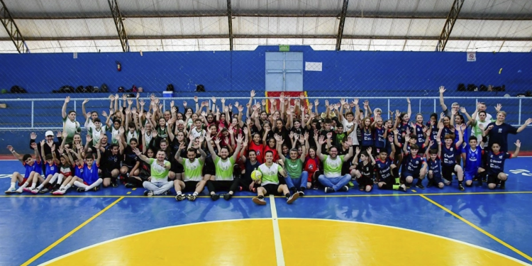 Cooperativa reúne mais de 4 mil jovens estudantes em competições esportivas