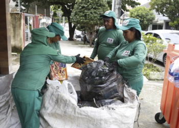 Cooperativas têm papel importante na destinação correta do lixo em Salvador