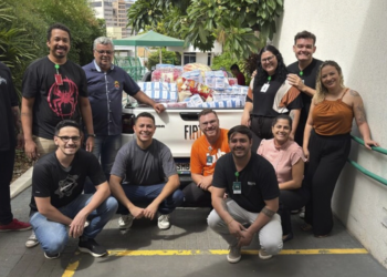 Cooperativa doa alimentos e brinquedos para famílias da AACC-MS