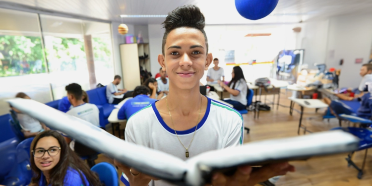 Sistema OCB/GO leva cultura cooperativista a alunos do SESI