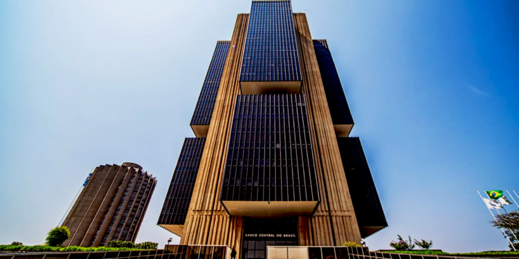 Mercado melhora expectativa sobre economia com PIB a 2,14%