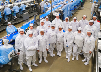 Cooperativa agroindustrial recebe vice-embaixador do Reino Unido