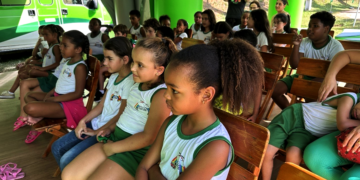 Cooperativa financeira leva educação financeira a mais de meio milhão de pessoas durante SENEF 2025