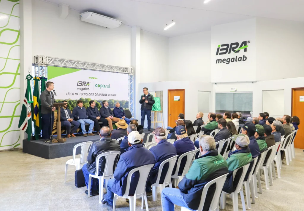 Cooperativa agropecuária e Instituto Brasileiro de Análise inaguram laboratório de Solos em Naviraí (MS) 2 1750939728 Inauguracao Unidade IBRA 25 06 2025 10 copiar