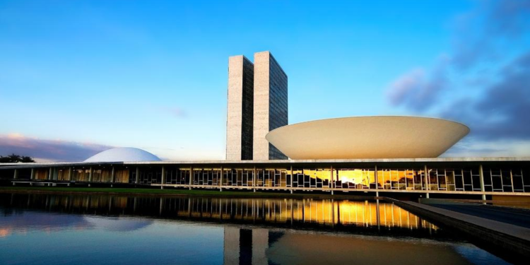 Sistema OCB dialoga sobre COP30 e agenda do cooperativismo no Governo Federal durante reunião em Brasilia