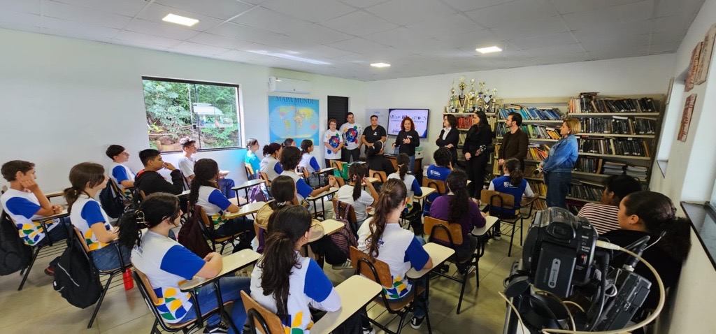 Programa Cooperativa Escolar com foco em protagonismo juvenil é lançado no Paraná 2 Guarda Mirim de Umuarama sera a primeira a atuar com o programa