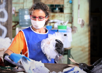 Cooperativa promove concientização sobre reciclagem  por meio de parceria com condomínios baianos