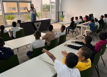 Cooperativa financeira paulista recebe alunos para atividade sobre educação financeira