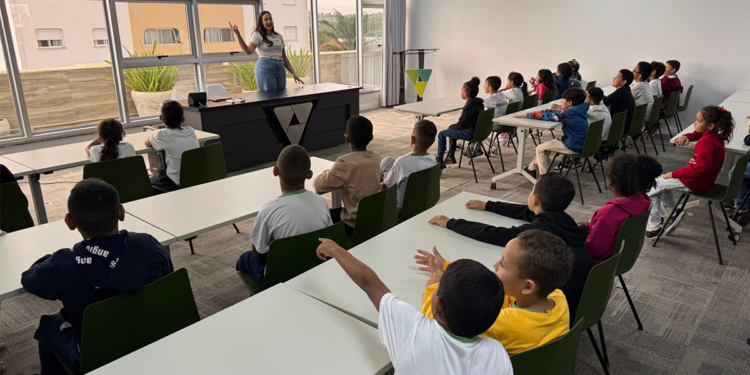 Cooperativa financeira paulista recebe alunos para atividade sobre educação financeira