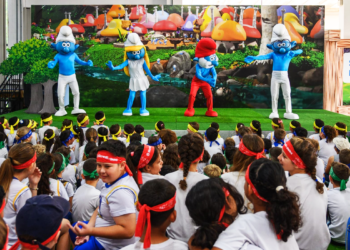 Em parceria, cooperativa financeira e Smurfs dialogam sobre sustentabilidade em ação para crianças paranaenses