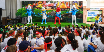Em parceria, cooperativa financeira e Smurfs dialogam sobre sustentabilidade em ação para crianças paranaenses