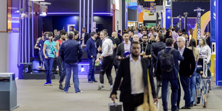 Apas Show 2025 evidencia impacto das cooperativas no varejo nacional