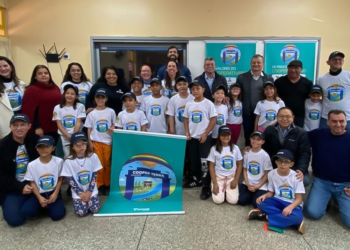 Cooperativa financeira paranaense celebra a abertura da 30ª Cooperativa Mirim no estado