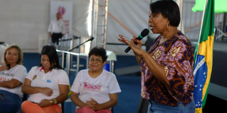 Cooperativa de saúde curitibana promove rede de apoio e oportunidades profissionais em novo projeto de capacitação feminina