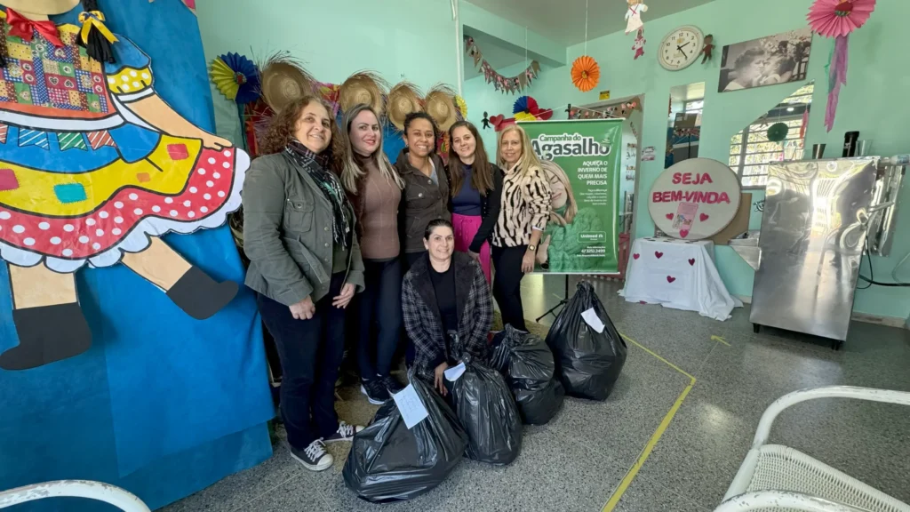Campanha do Agasalho organizada por cooperativa de saúde gaúcha arrecada mais de 600 peças 3 Unimed Brusque realiza entregas da Campanha do Agasalho 2 1 copiar