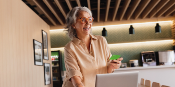 Cooperativa financeira firma parceria com o Sebrae para ampliar crédito para mulheres