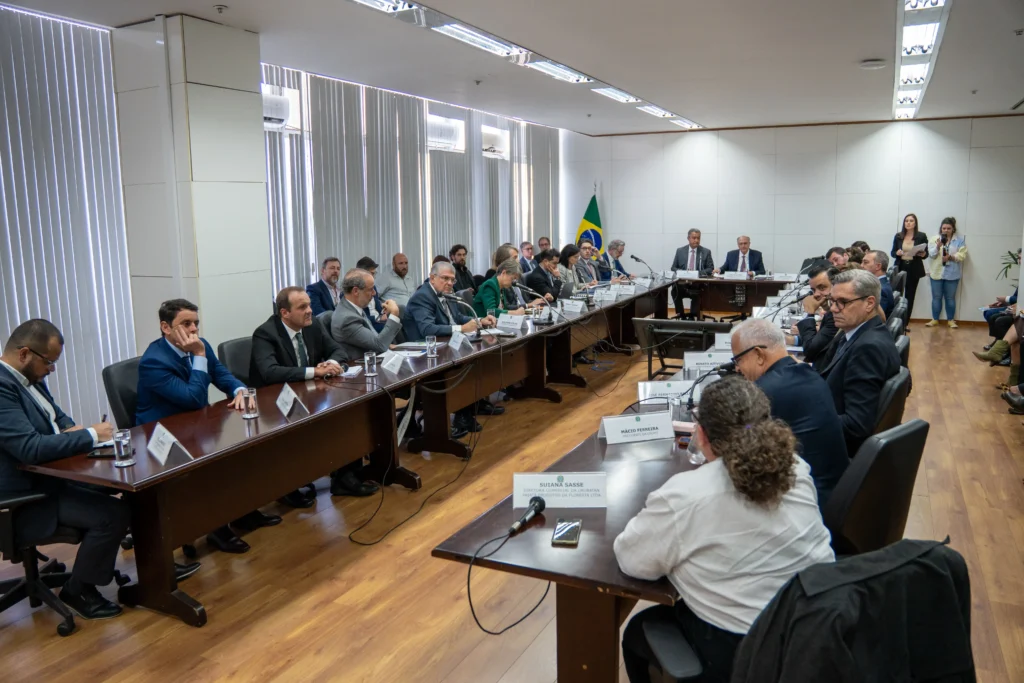 Representantes do coop brasileiro participam de reunião sobre tarifas dos EUA 2 54700176043 125fa73e5f o copiar
