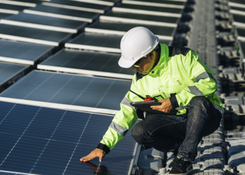 OCB/GO e Cooperativa de eletrificação inauguram usina fotovoltaica