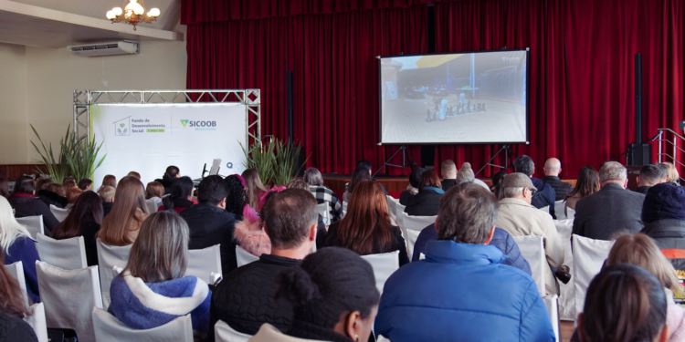 Evento reuniu entidades para formalizacao do repasse do recurso copiar